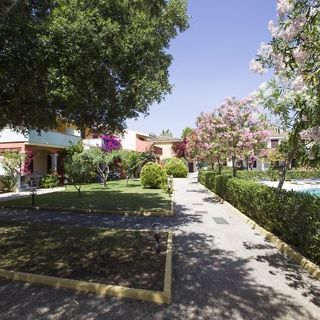 Residence Oasi Anfiteatro Porto Ottiolu Buitenkant foto
