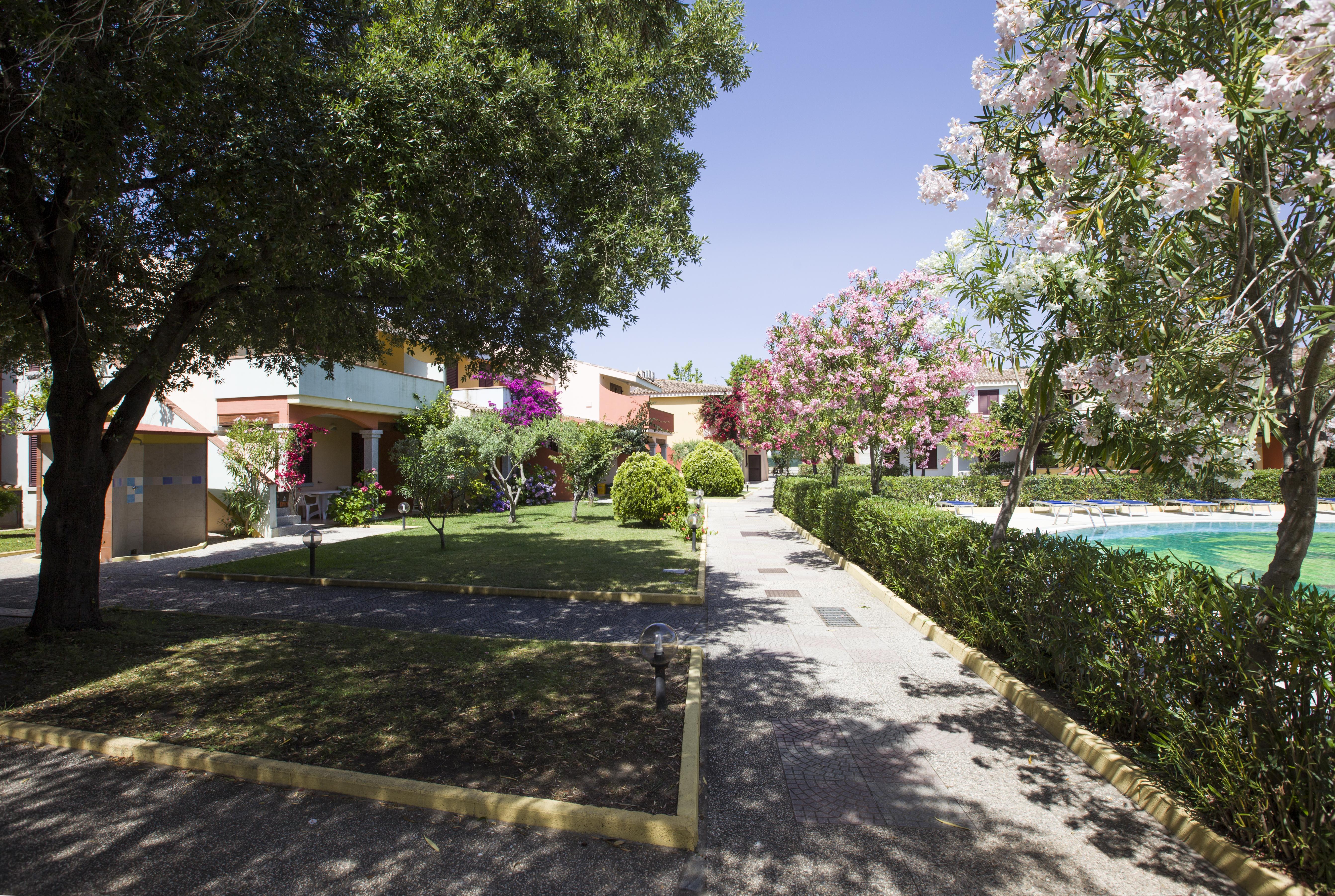 Residence Oasi Anfiteatro Porto Ottiolu Buitenkant foto