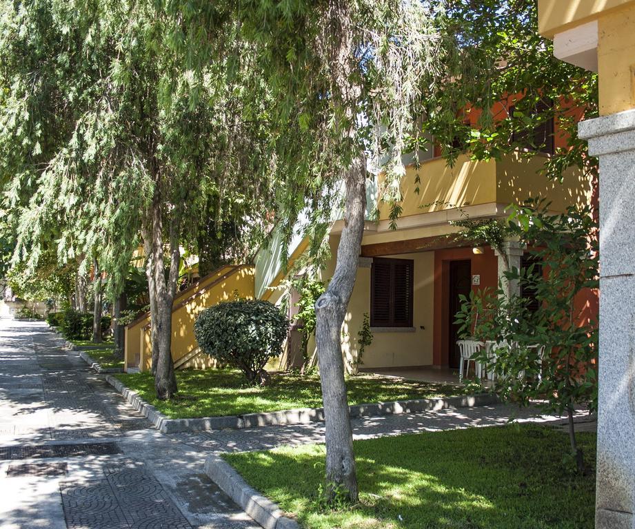 Residence Oasi Anfiteatro Porto Ottiolu Buitenkant foto