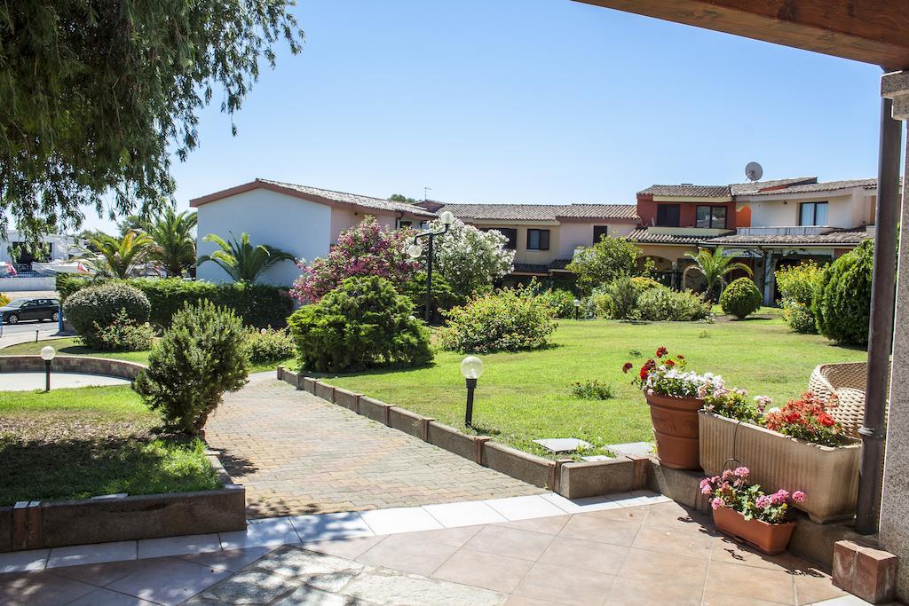 Residence Oasi Anfiteatro Porto Ottiolu Buitenkant foto